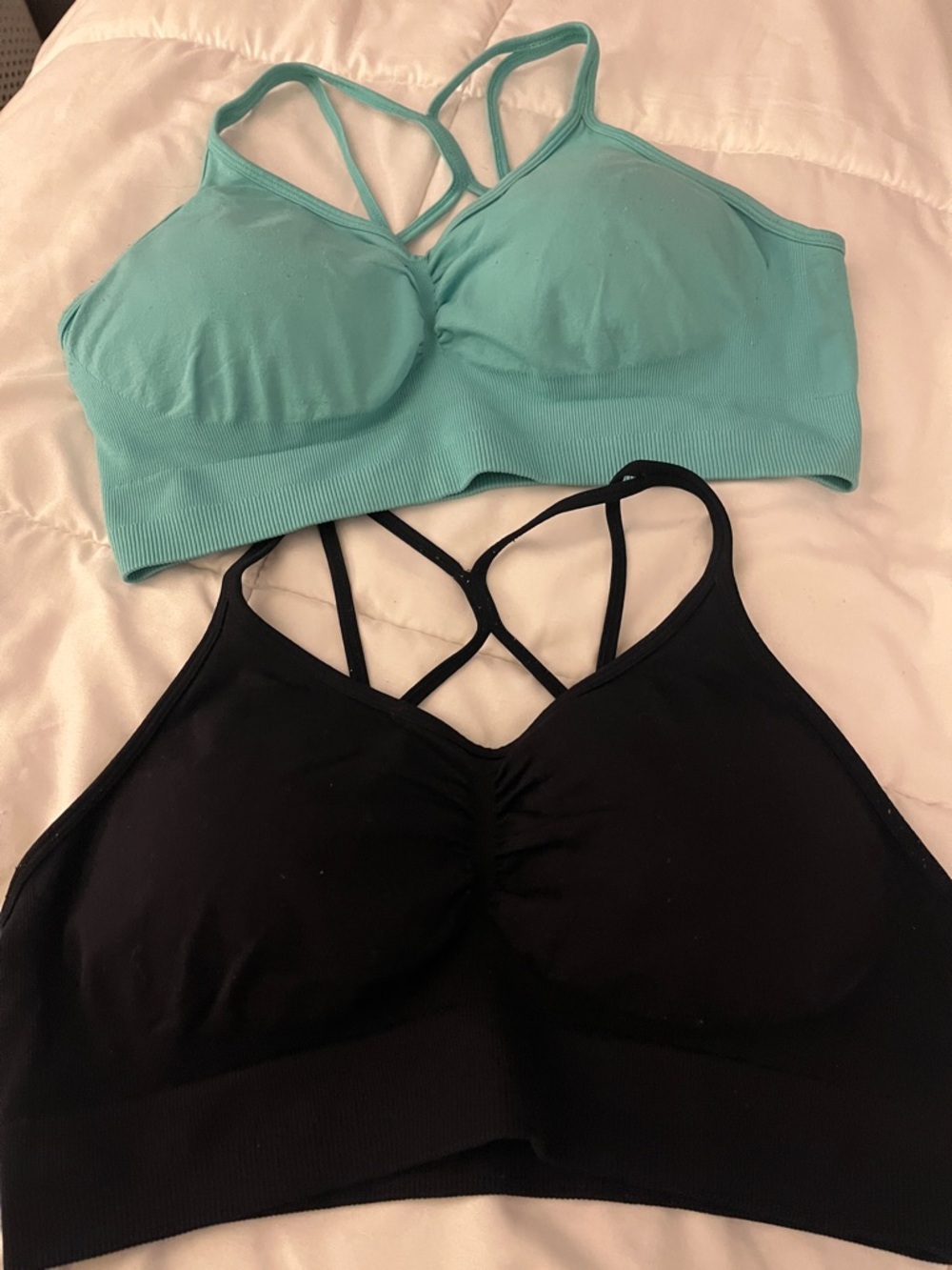 Set of 2 Seamless Strappy stretchy  sports  Bra - Teal and black size XL